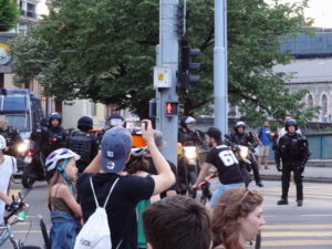 20h54 : on se sent en sécurité avec tous ces robots autour de nous... Critical Mass