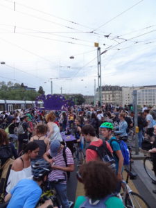 20h58 : sur le pont de la Coulou Critical Mass